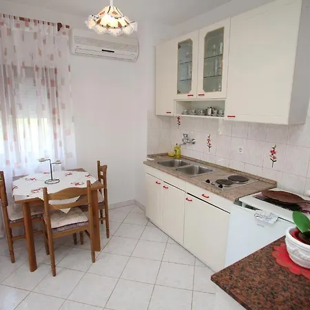 Adriatic Apartment *